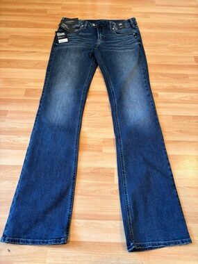 Silver Jeans Tuesday Low Rise Slim Boot Cut
